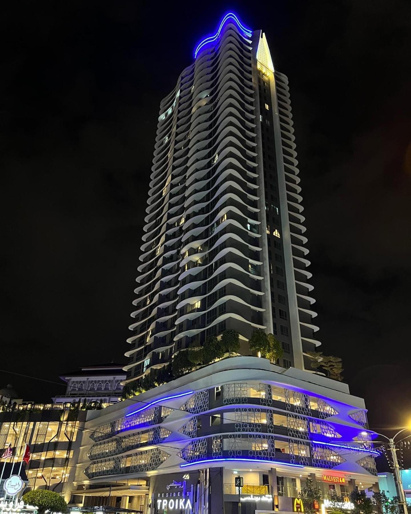 Rizz Residence Troika Kb Кота Бару Екстериор снимка